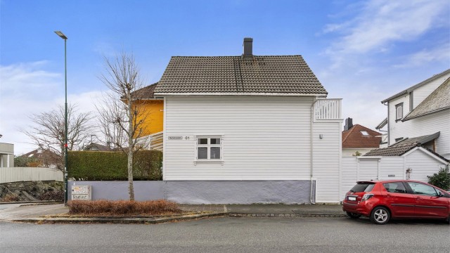 Lene Hviding v/Krogsveen eiendom har gleden av å presentere Nymansveien 61. Fotograf Arve Gravdal.