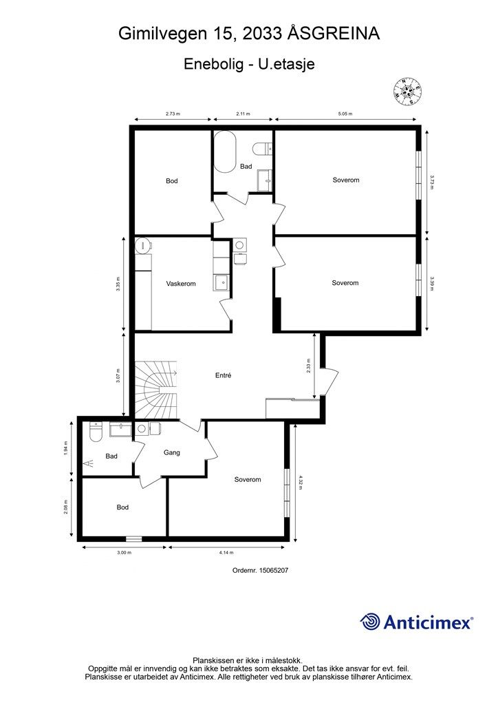 Plantegning underetasje med innvendige mål og himmelretning. 