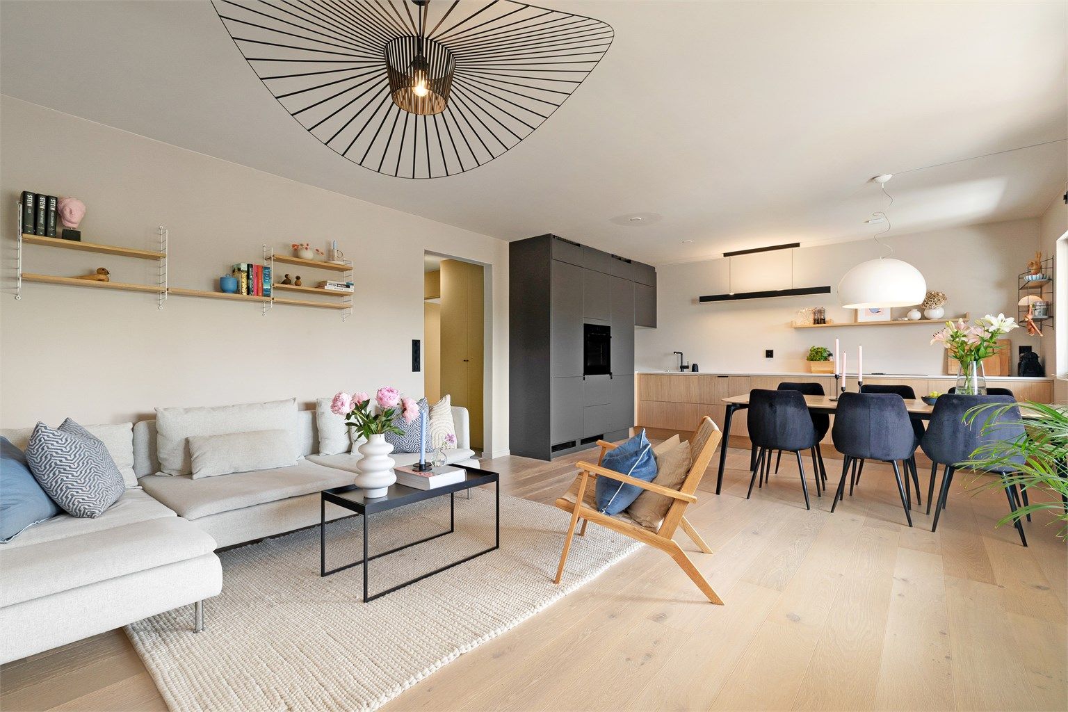 Velkommen til Solligrenda 82, en strøken 3-roms med herlig terrasse og garasjeplass