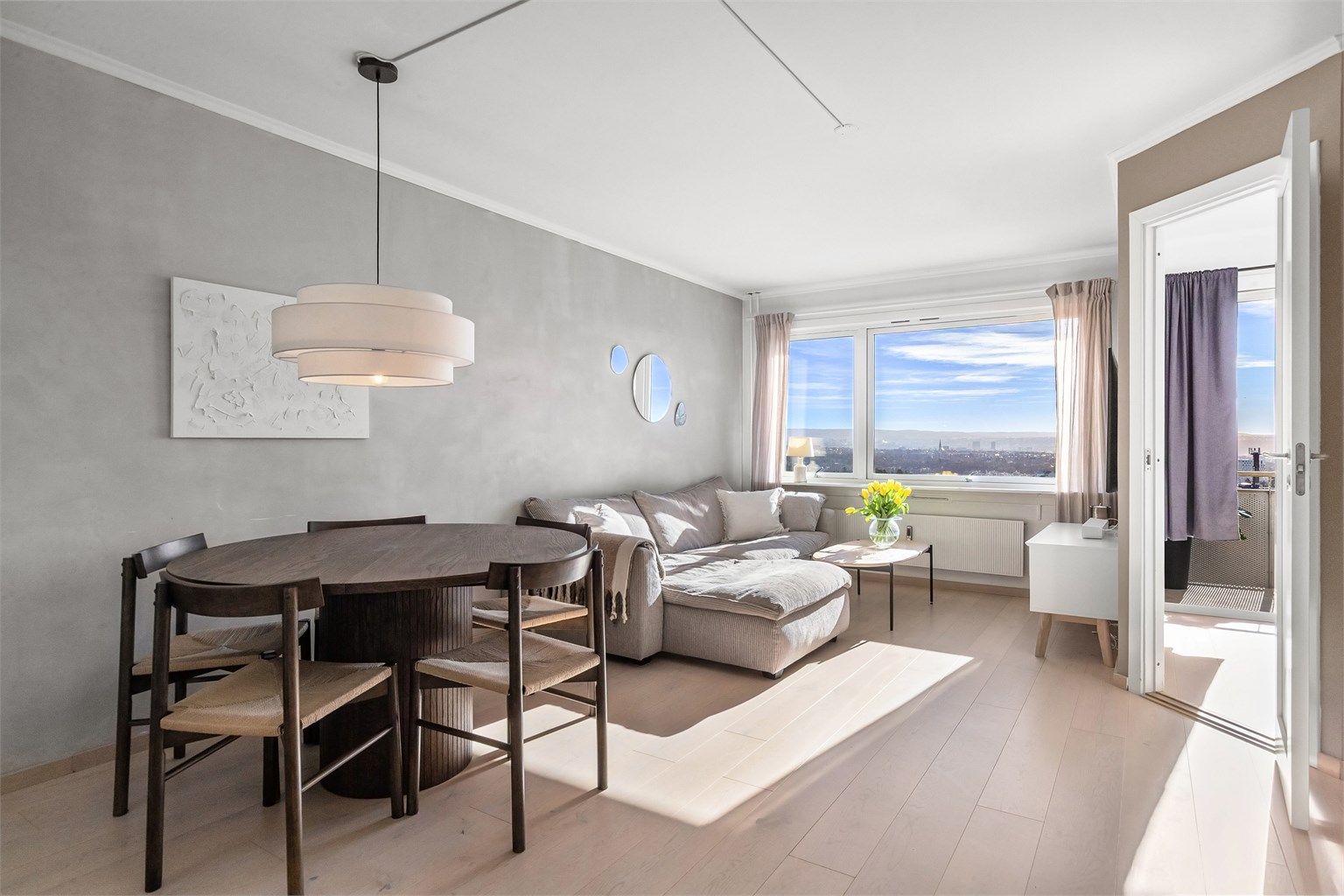 Velkommen til Silurveien 43 på Ullernåsen - Eiendomsmegler/Partner Ola Wee Ahlstrand v/Krogsveen Bærum