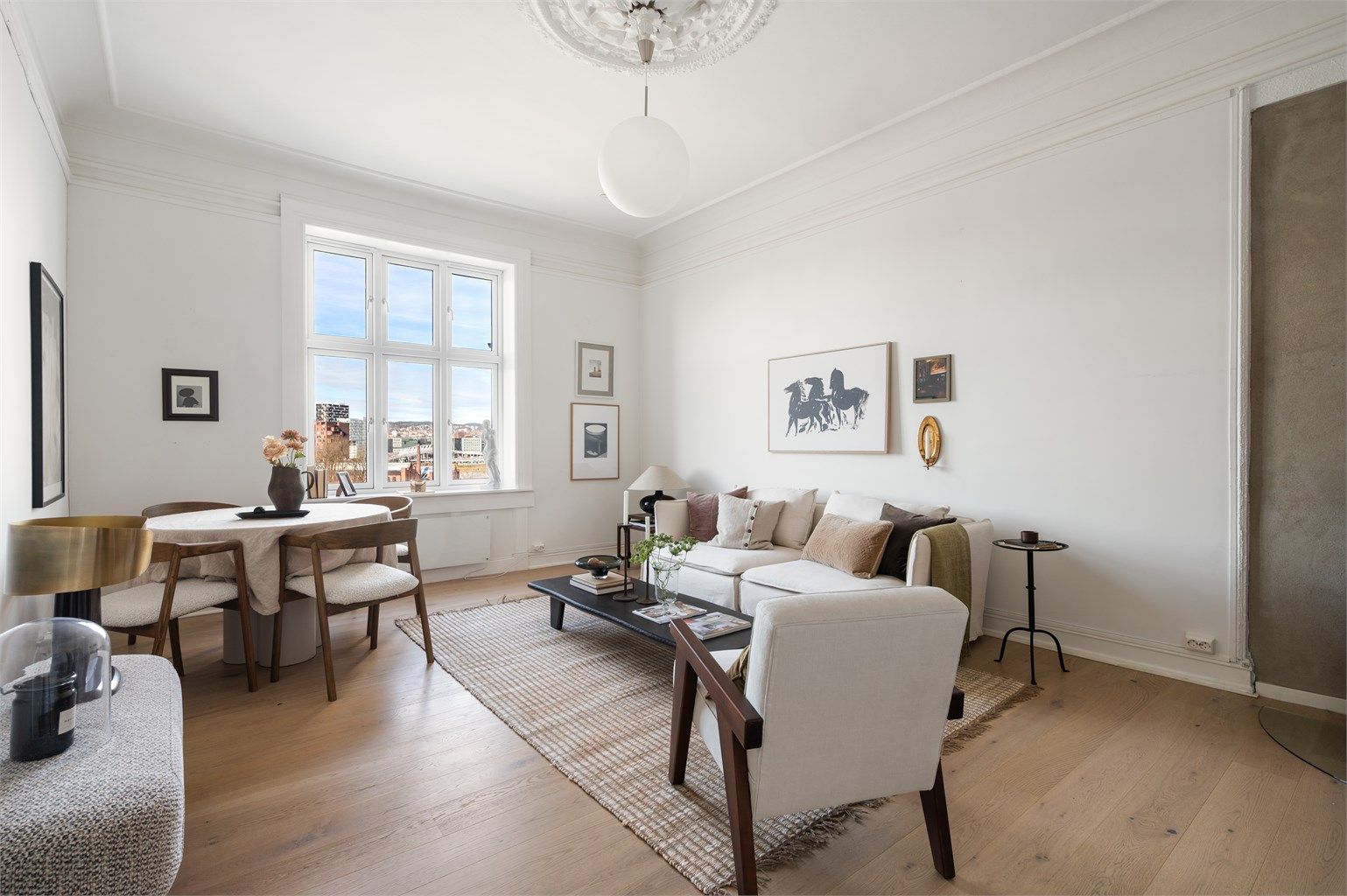 Tom Martinsen har gleden av å presentere Mosseveien 20!