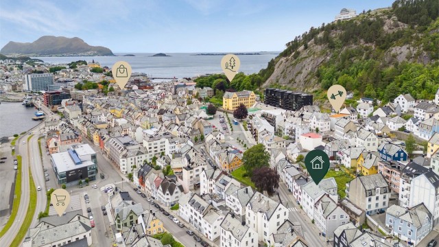 Man spaserer enkelt til Kiwi Sundgata med treningssenter like ved. Kort veg til byparken og Bybadet og sentrum forøvrig