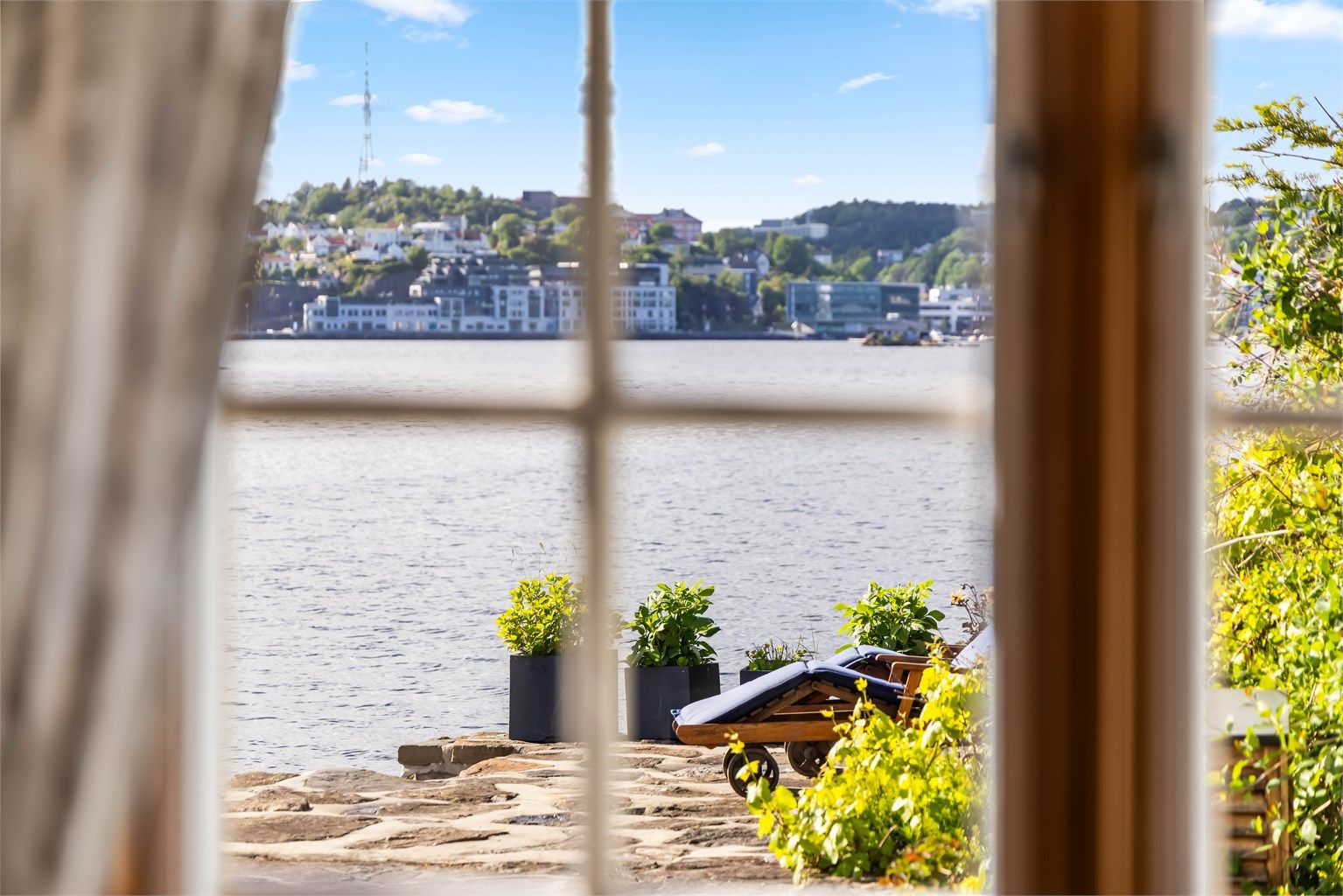 Utsikt mot Arendal sentrum.