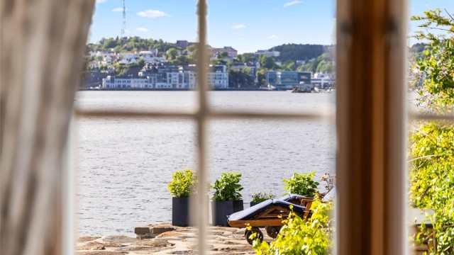 Utsikt mot Arendal sentrum.