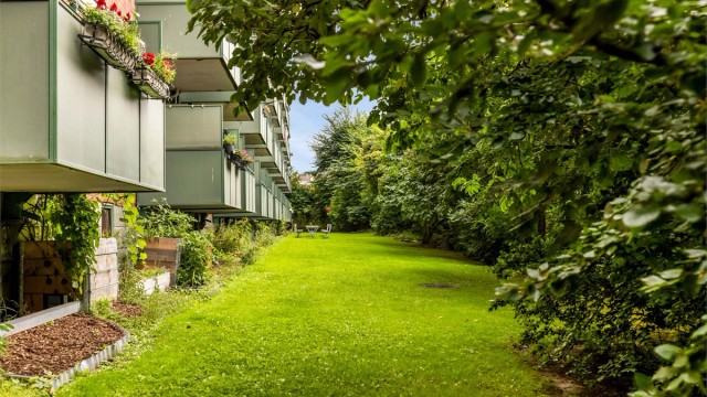 Rolig og attraktivt område. Hyggelig bakgård.