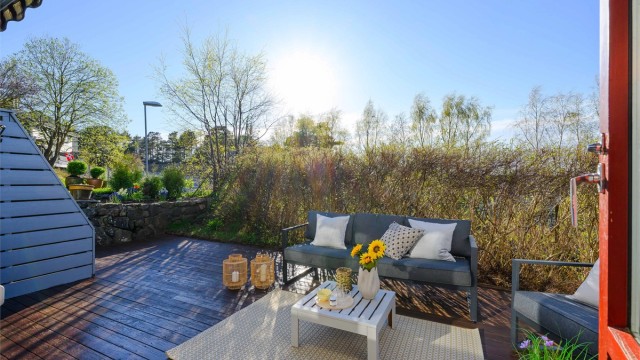 Stor solrik terrasse