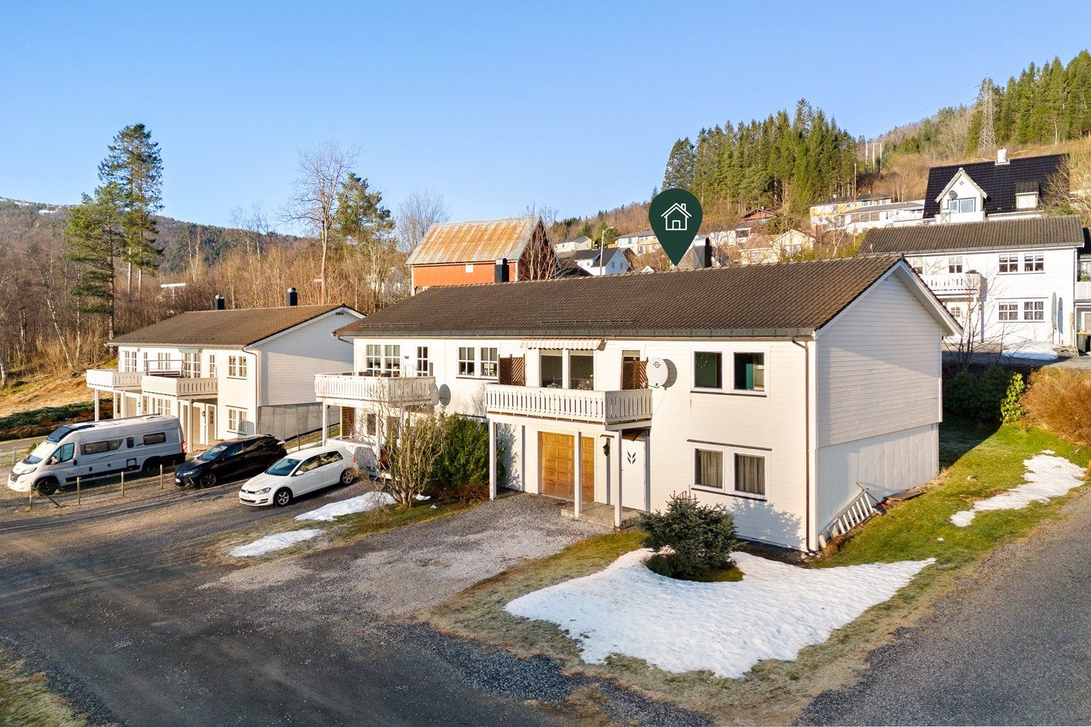 Olavetuftvegen 5 presenteres av Krogsveen v/eiendomsmegler Robert T. Iversen