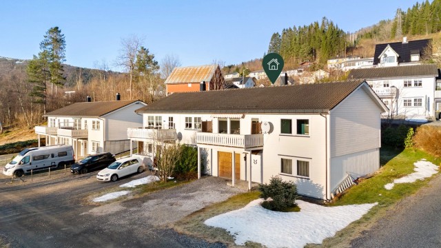 Olavetuftvegen 5 presenteres av Krogsveen v/eiendomsmegler Robert T. Iversen