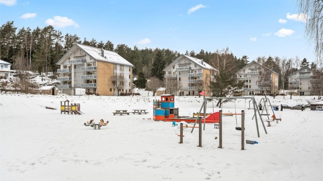 Uteområde - flotte områder på borettslagets tomt hvor barn kan leke i trygge omgivelser