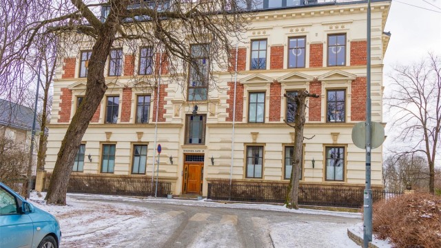Leiligheten ligger i en klassisk bygård fra 1891 på Bolteløkka.