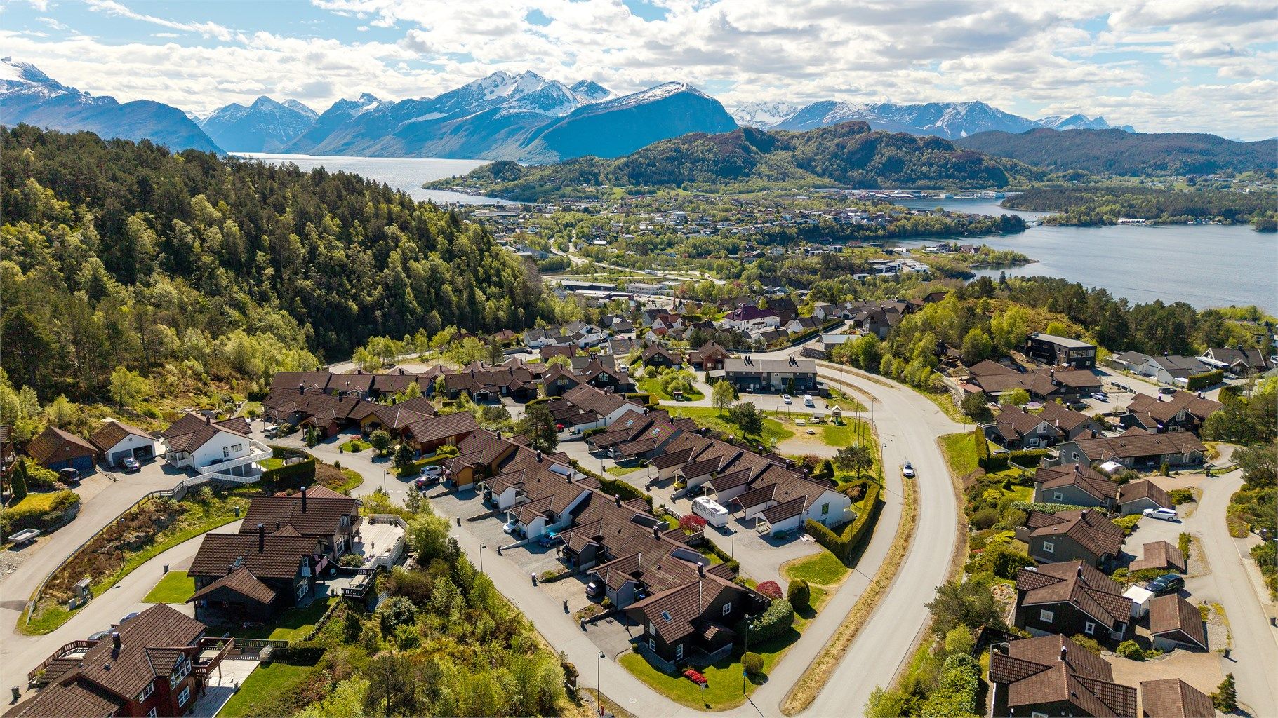 Boligområdet grenser til flotte turområder på Emblemsfjellet.