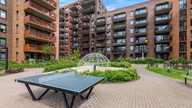 Gårdsområde hvor man kan gjøre aktiviteter eller slappe av i felles sosiale rom.