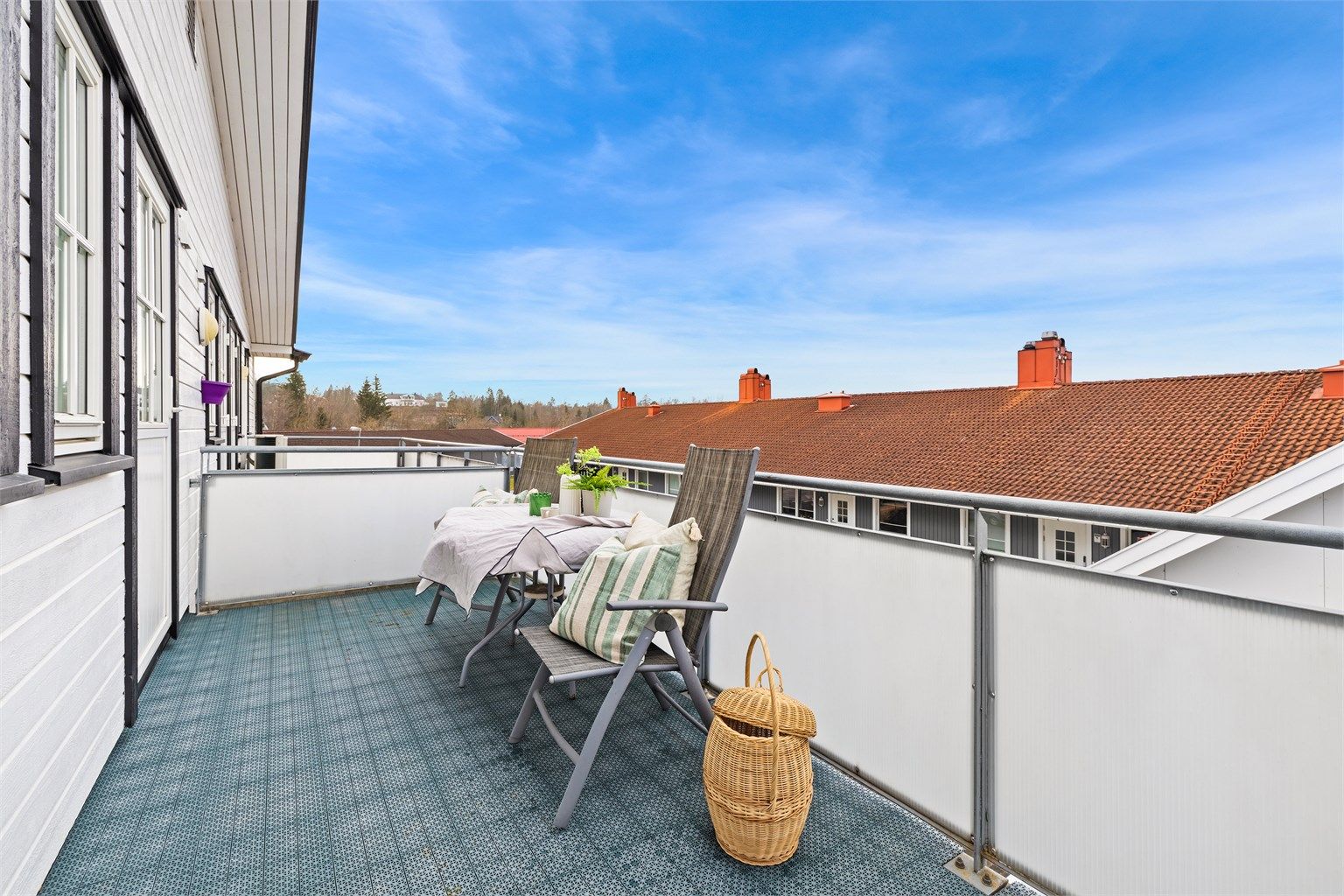 3-roms leilighet med to romslige balkonger på totalt 18 m²