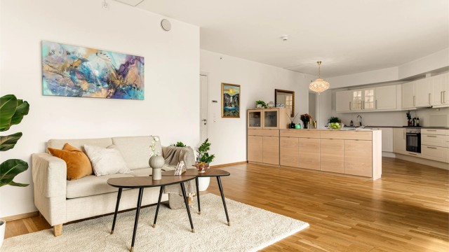 Alle overflater er lyse og moderne. Bygget er fra 2016.