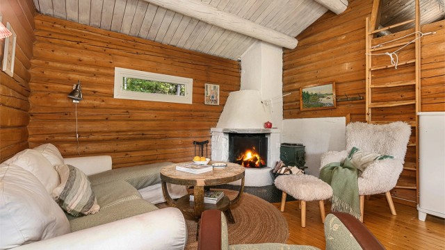 Lun stuekrok med peis og hems