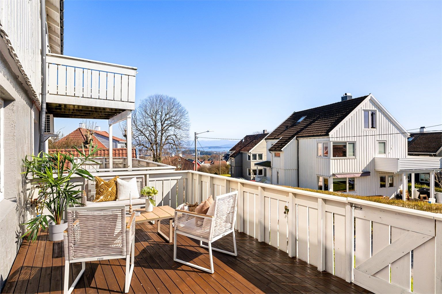 Velkommen til Almeveien 3D - en fin leilighet på populære Byhaugen. Leiligheten ligger i en rolig gate og grenser til friareal og utsiktspunkt. 