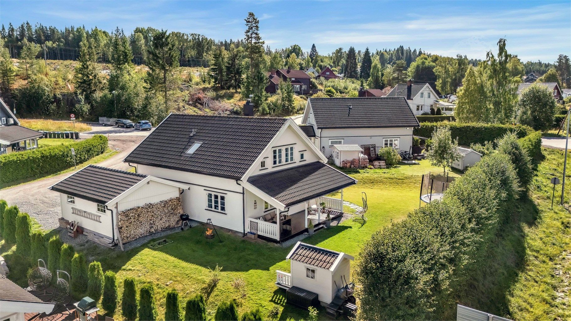 Eiendomsmegler Krogsveen v. Austeja Flenderyte har gleden av å ønske velkommen til Gnisten 4! Foto: Ann-Helén Nannestad.
