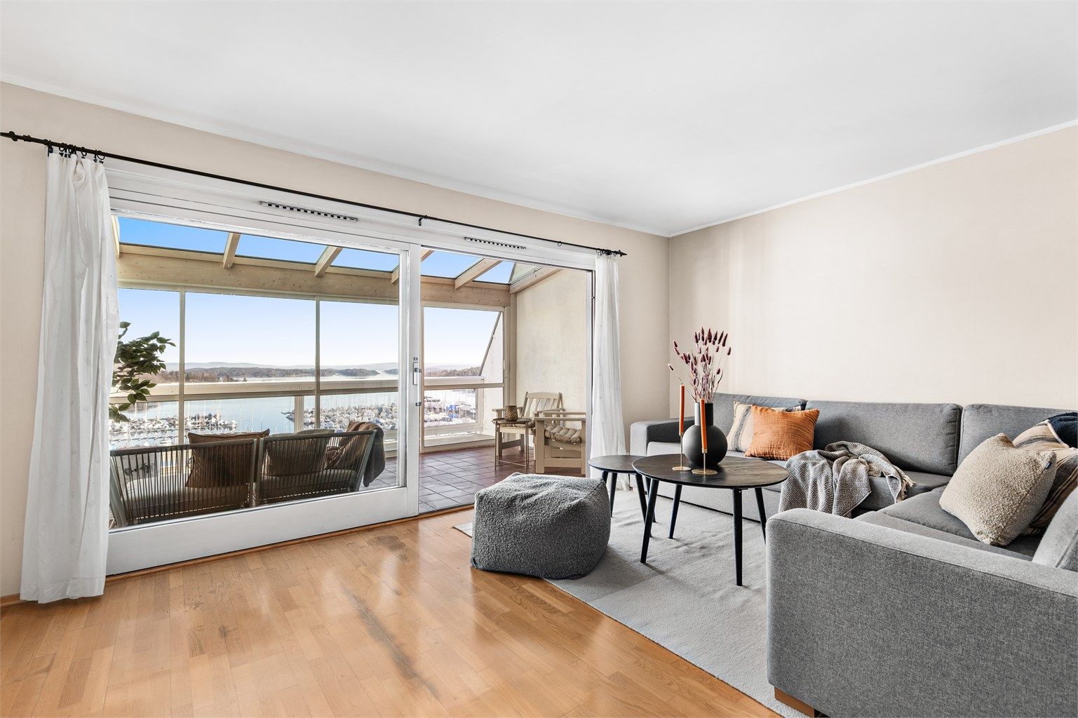 Velkommen til Leanglia 90, presentert av Terje Tveit i Krogsveen.