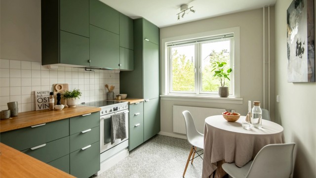 Velkommen til Granittveien 4 og denne 2-roms leiligheten med sentral beliggenhet på Bergkrystallen. Presentert av Christoffer S. Akerjordet og Krogsveen Nordstrand