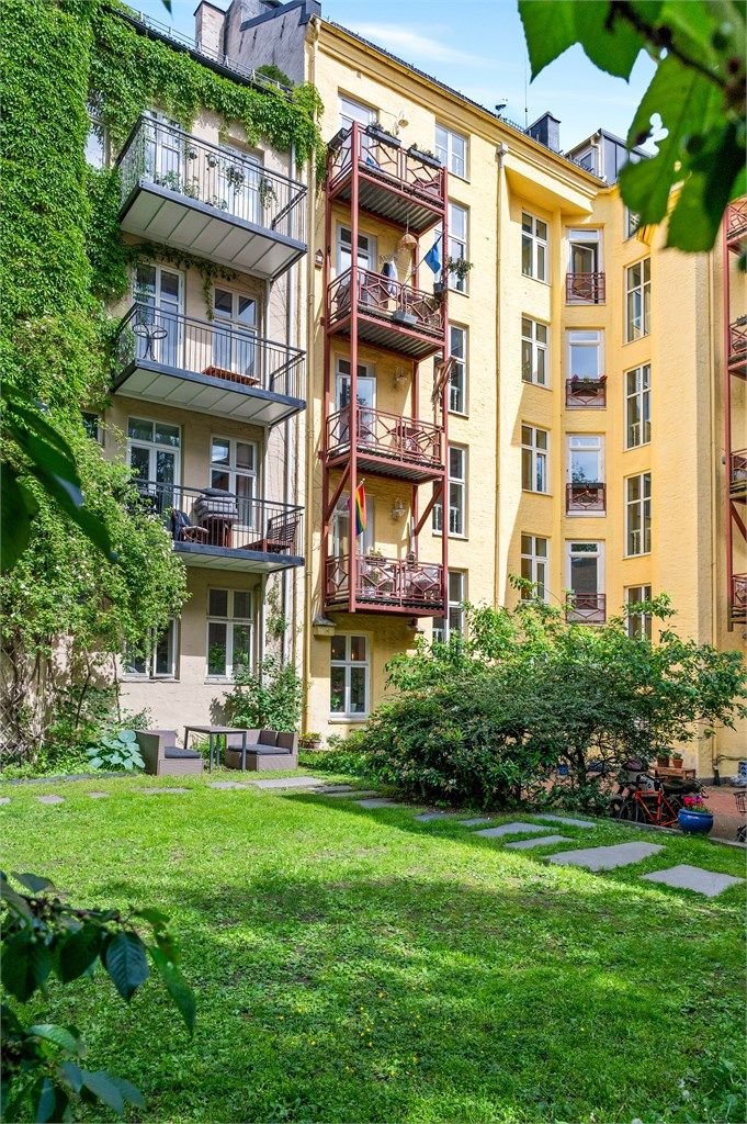 Fint opparbeidet bakgård.
