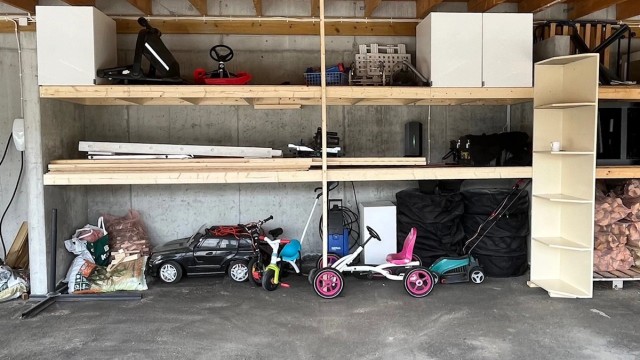 Carport med gode lagringsmuligheter i bakkant