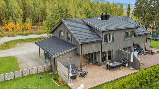Velkommen til Kildevegen 2B - Flott 2-mannsbolig fra 2022 med stilrent uttrykk.