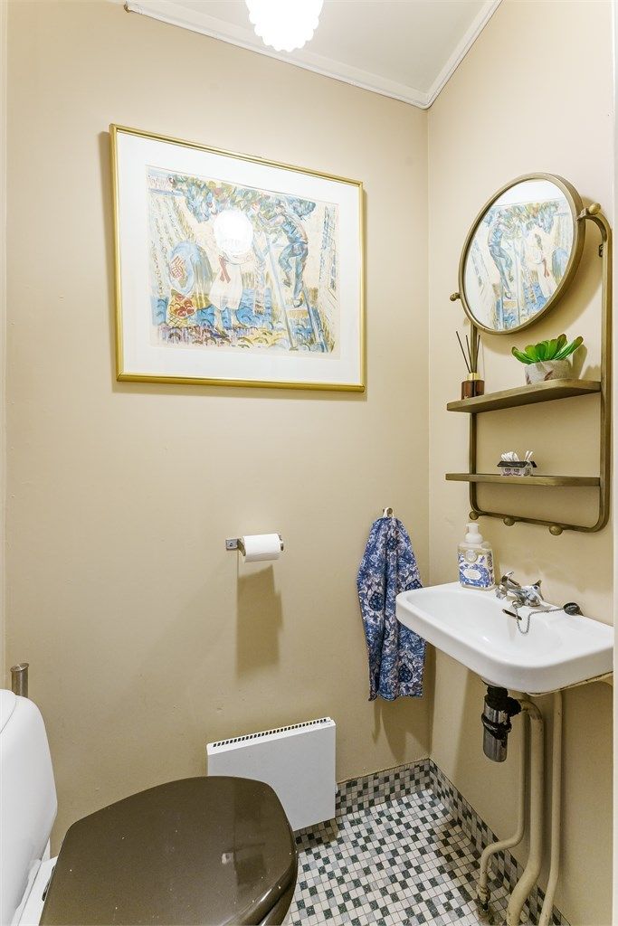 Praktisk toalettrom i tilknytning til entreen.