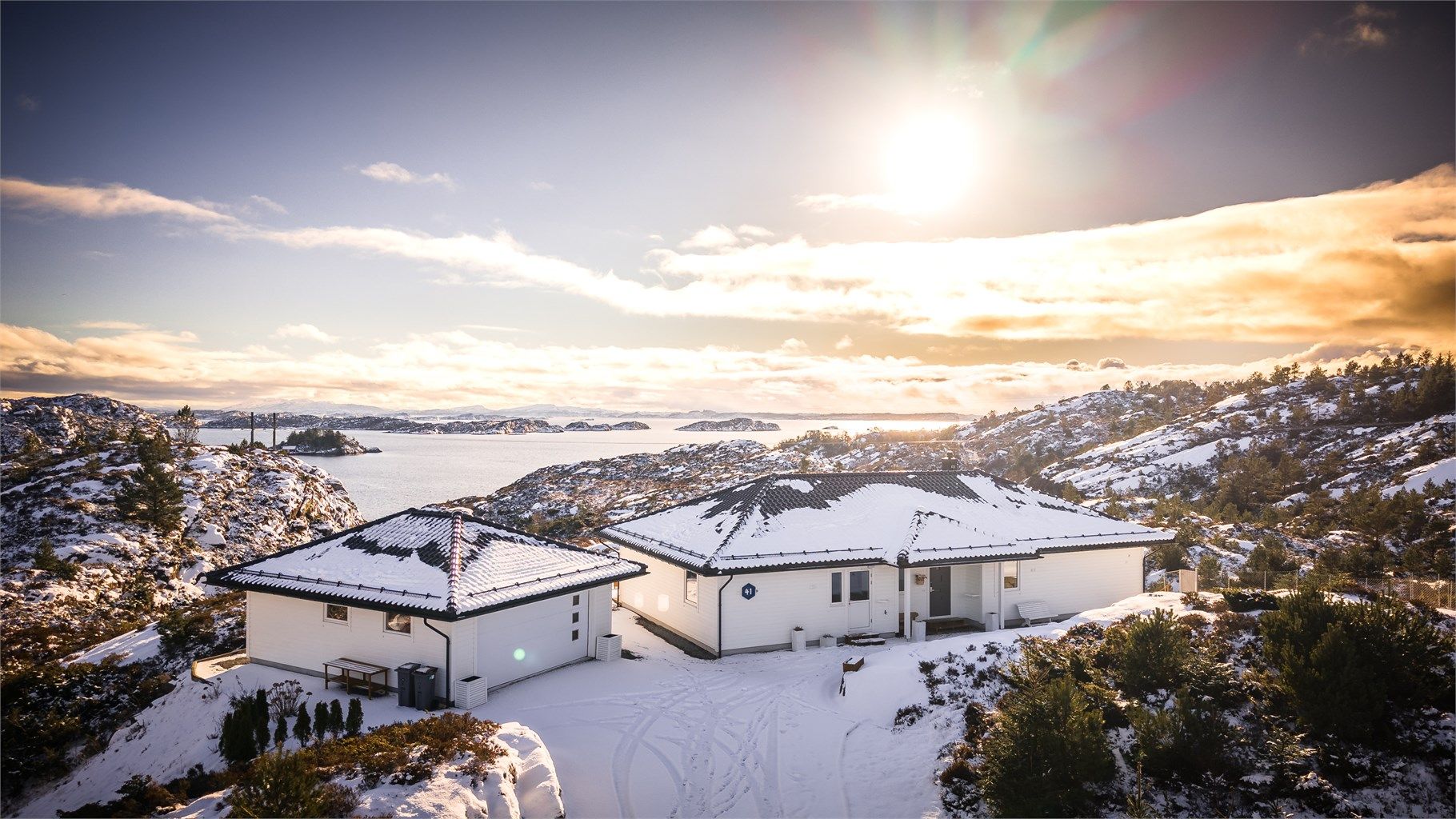 - Velkommen til Fauskangervågen 41, en rålekker enebolig på et plan med dobbel garasje helt innerst i blindvei -