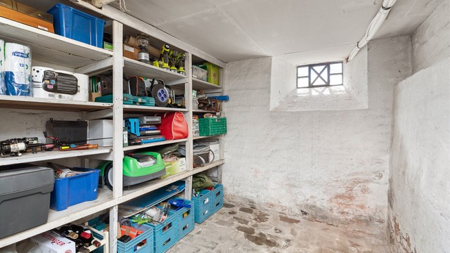 Kjelleren inneholder to boder for ekstra oppbevaring