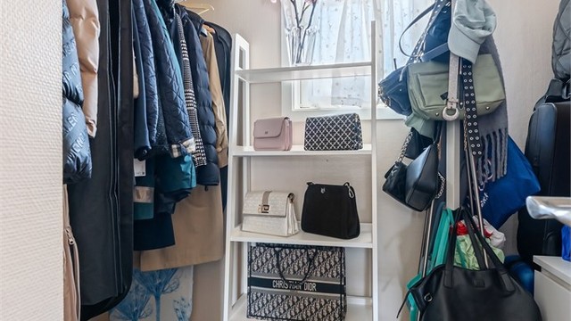 Romslig bod med gode oppbevaringsmuligheter