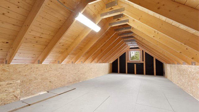 Stort lagringsloft over dobbel garasje