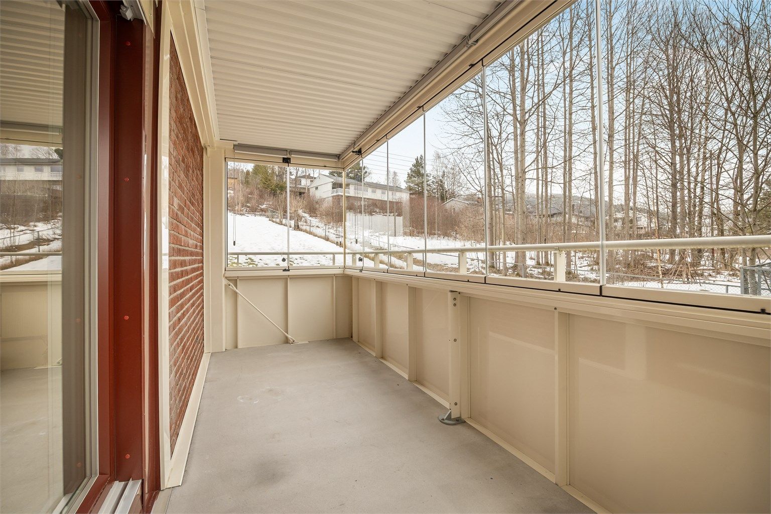 Innglassingen skaper et lunt og fleksibelt uterom som forlenger sesongen.