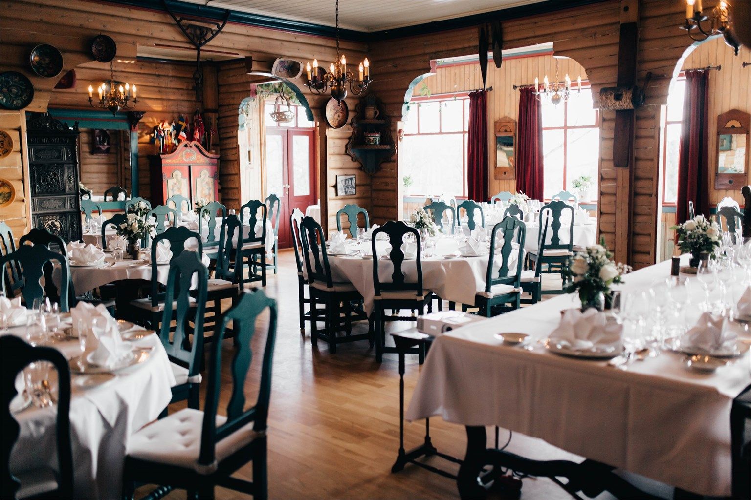 Tuddal Høyfjellshotell - i restauranten. Gjester på hytta? Inviter dem med på middag. Alltid vellykket. (Bilde brukt etter tillatelse fra Tuddal Høyfjellshotell) 