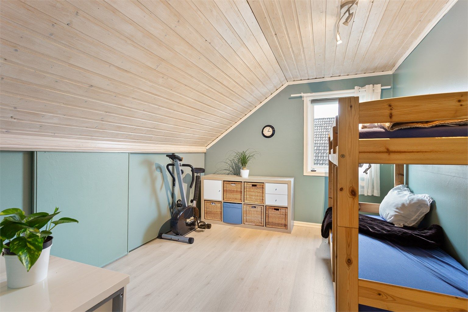 Soverom 3 med lagring i knevegg