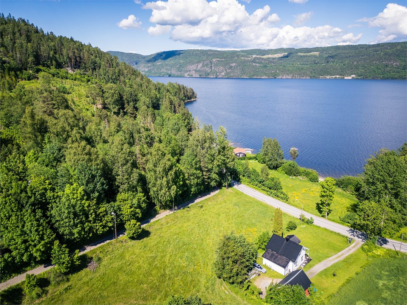 Eiendommen er avsatt til LNF for spredt boligbebyggelse iht. kommuneplanen (se salgsoppgave for bestemmelser/retningslinjer).