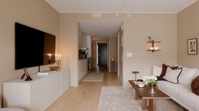 Stuen har en god takhøyde på 2.5m.