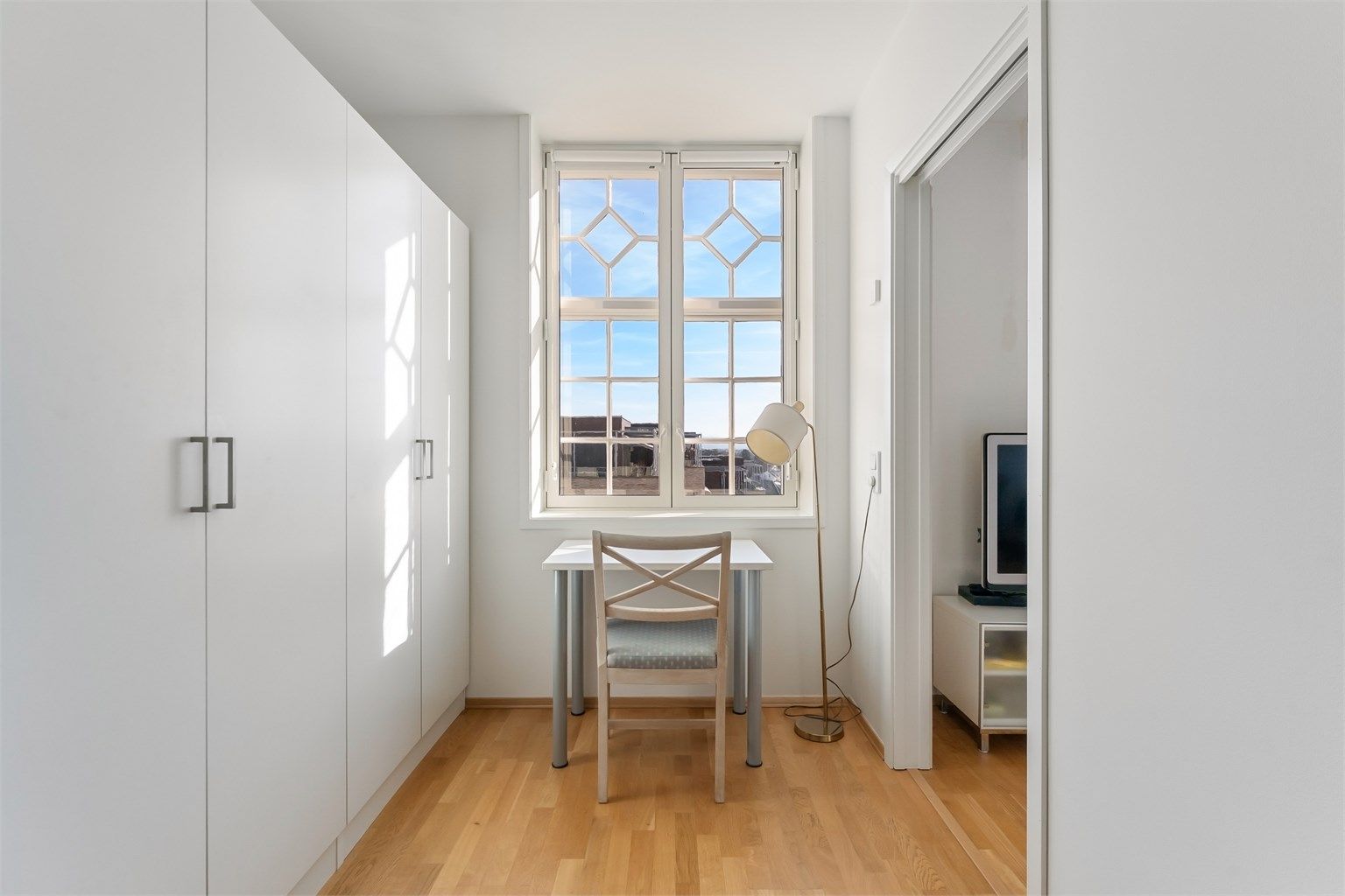 Leiligheten disponerer to boder på til sammen 8 m² for ekstra lagringsplass.