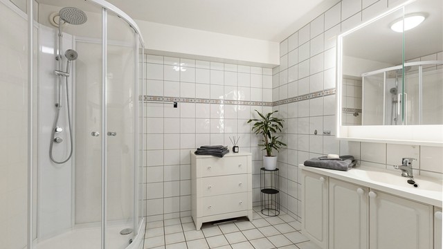 Hovedsoverommet har direkte adkomst til eget baderom