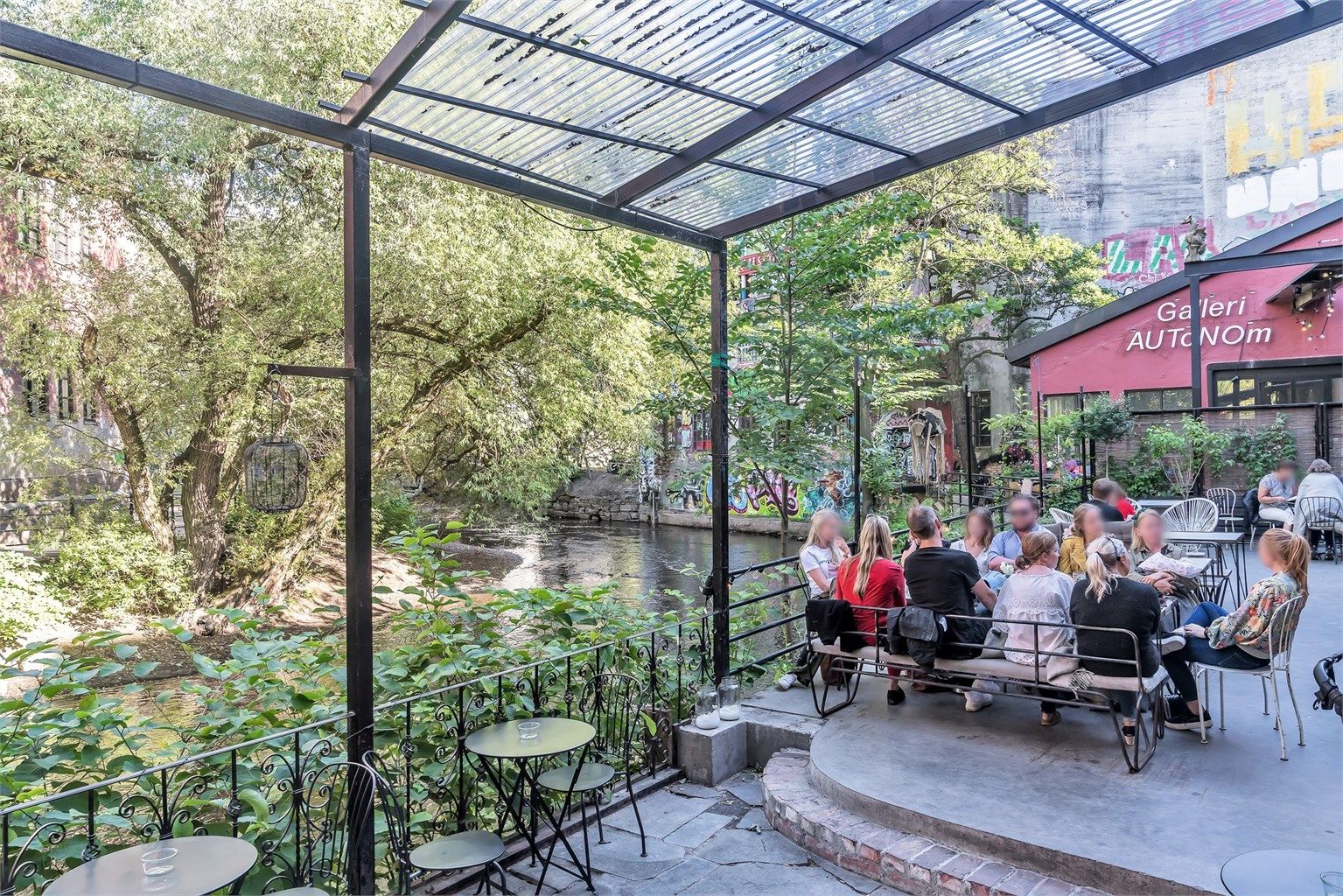 Kort vei til kultur, her fra området Blå - Ingensteds.