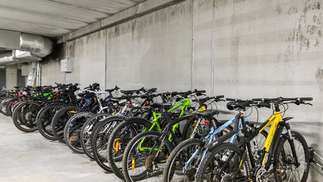 Sameiet har tilrettelagt felles sykkelparkering i garasjeanlegget.