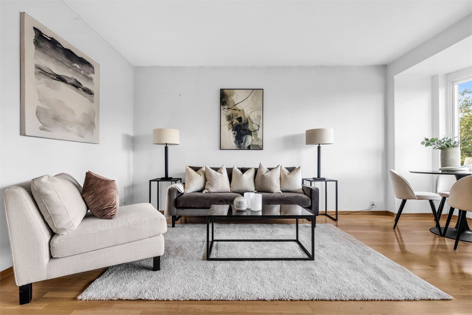 Plass til en stor sofagruppe.