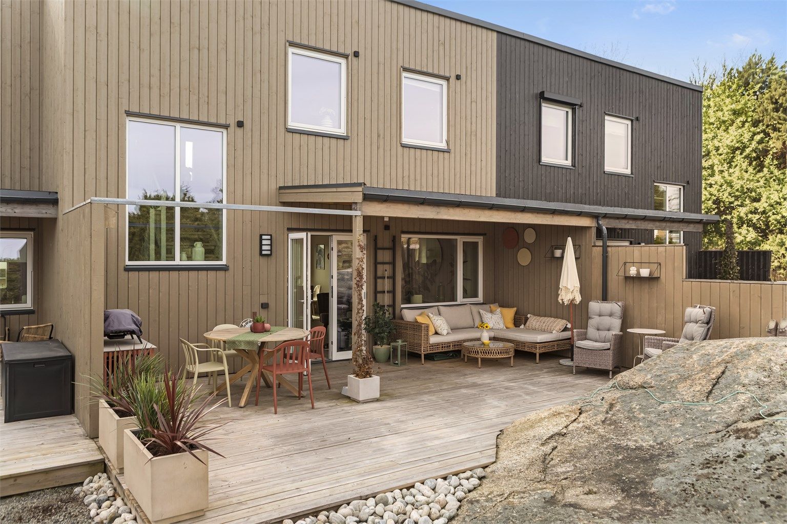 Her er det plass til hele familien på grilling og sommerhygge 