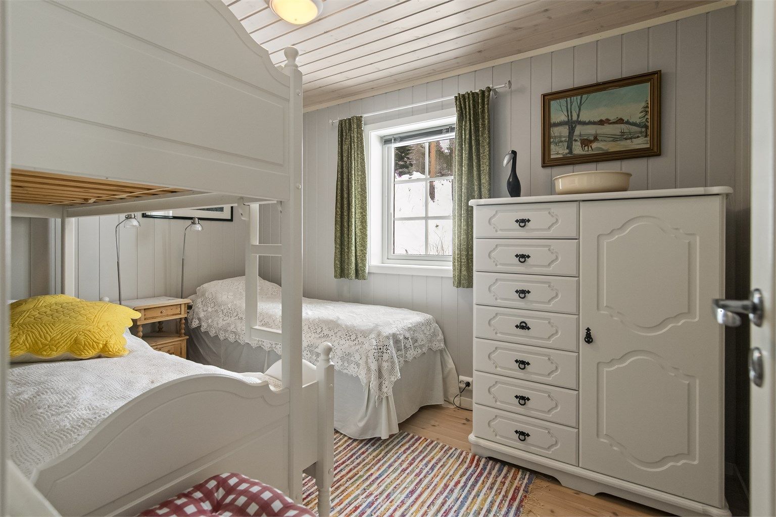 Soverom 2 med køyeseng og enkel seng