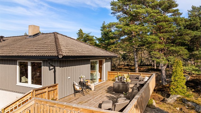 Solforholdene er generelt meget gode, blant annet på den romslige terrassen.