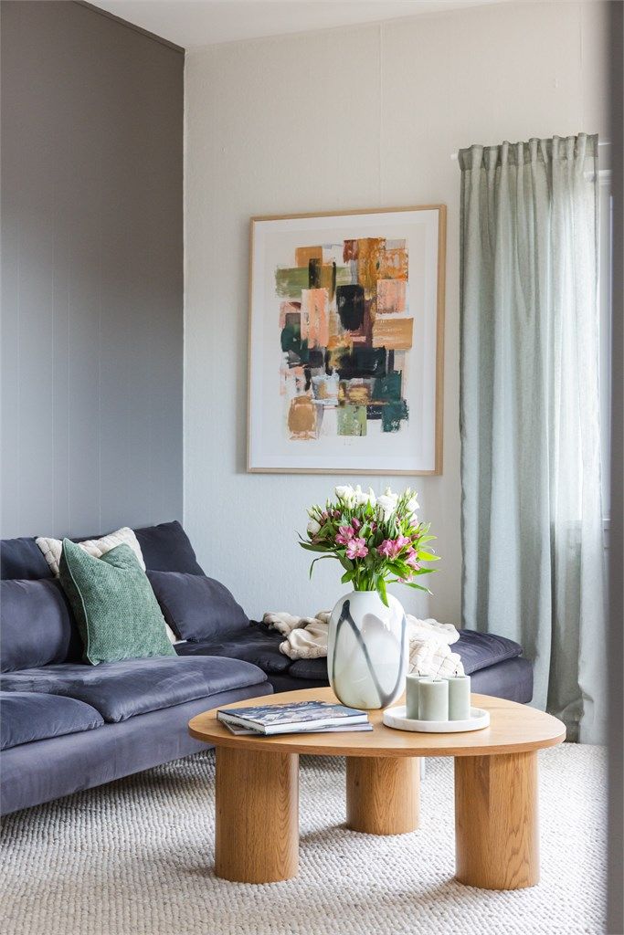 God takhøyde i stuen sørger for en god og behagelig atmosfære. 