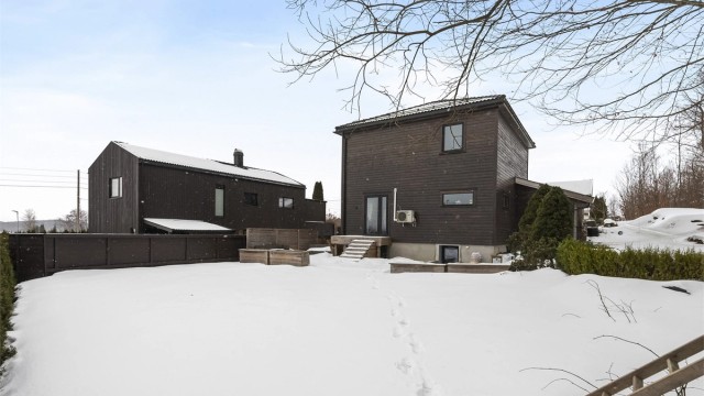 Hemsbakken 18 a - presentert av Krogsveen v/Andreas S. Bjønnes - Fotograf: Magik