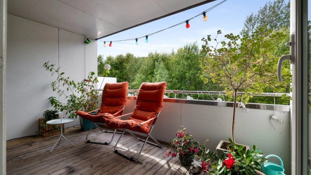 Fra stuen er det utgang til en flott, tilbaketrukket veranda