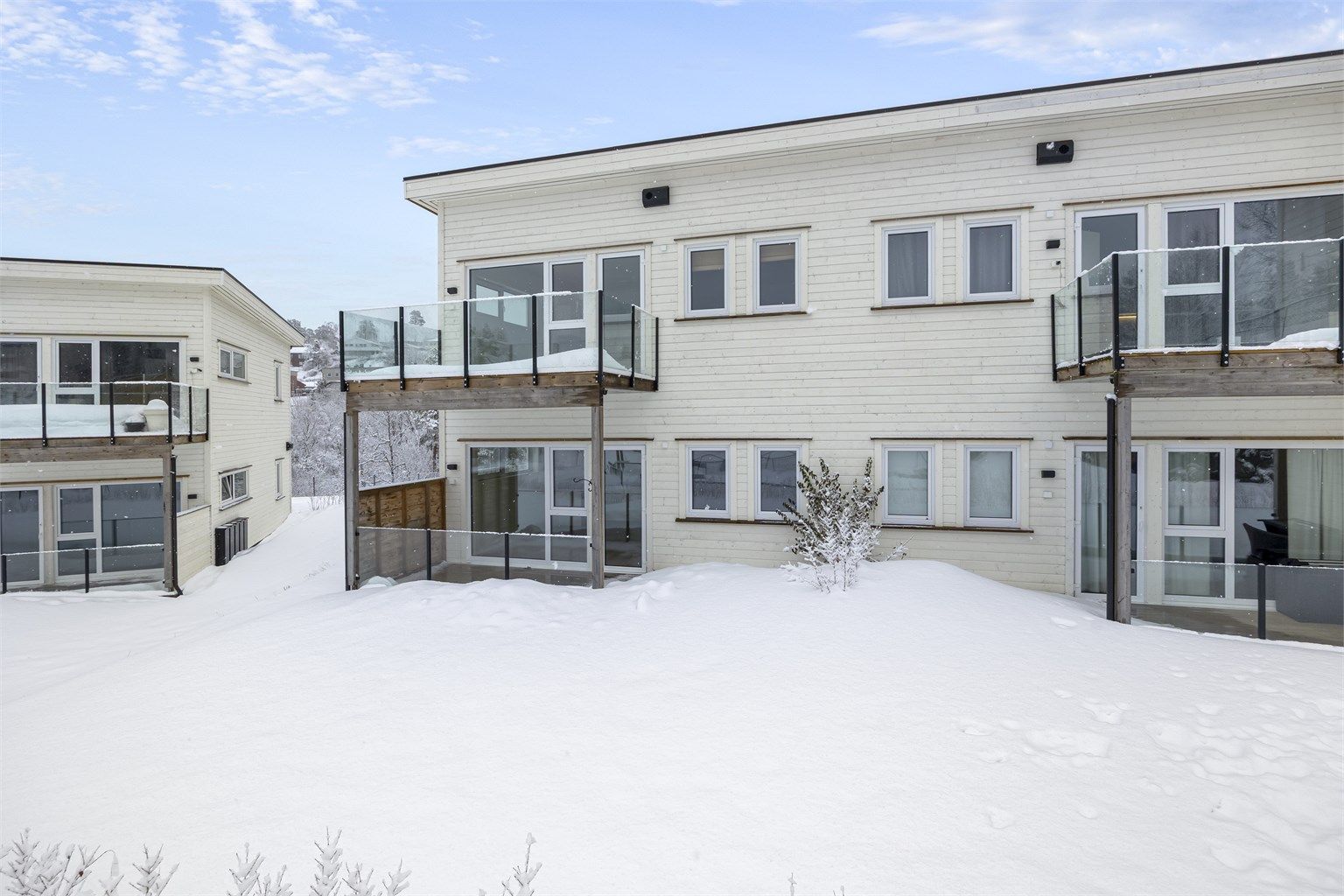 Flott leilighet i enden, i 1. etasje.