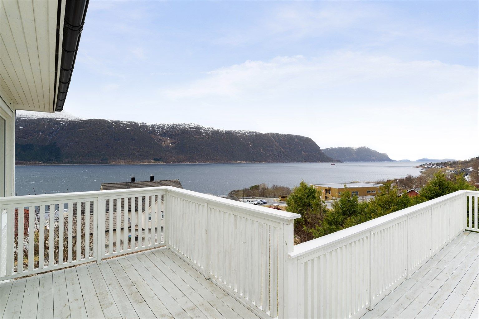 Terrasse med flott utsikt og gode solforhold