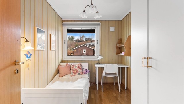 Det fjerde soverommet passer utmerket som barnerom, gjesterom eller kontor.